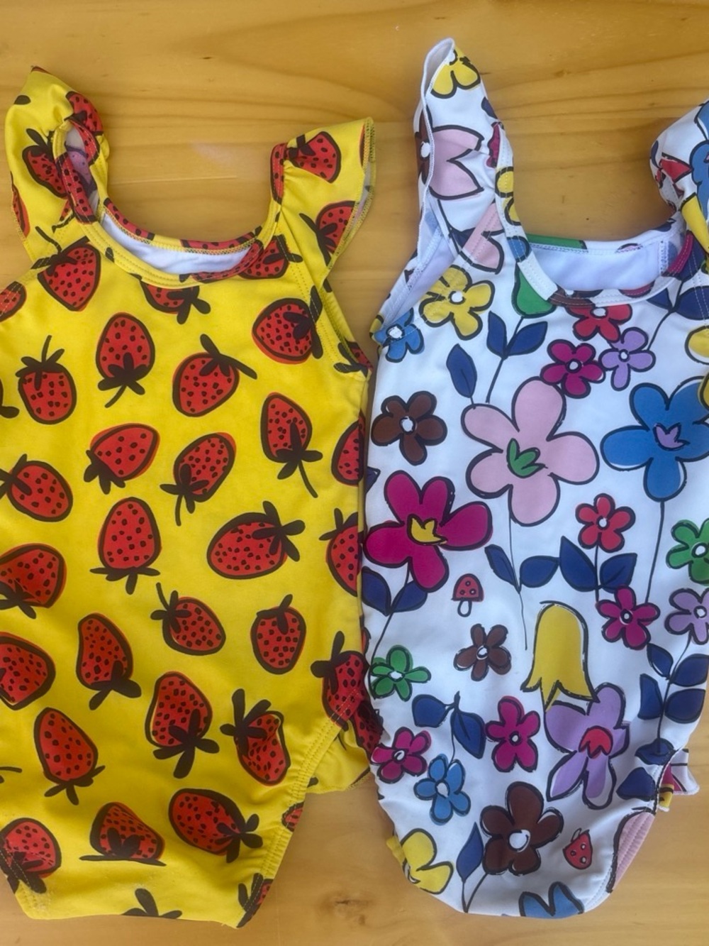 Hanna Andersson Strawberry & Floral Girls' Swimsuits 75 cm / 12-18 M Great Shape